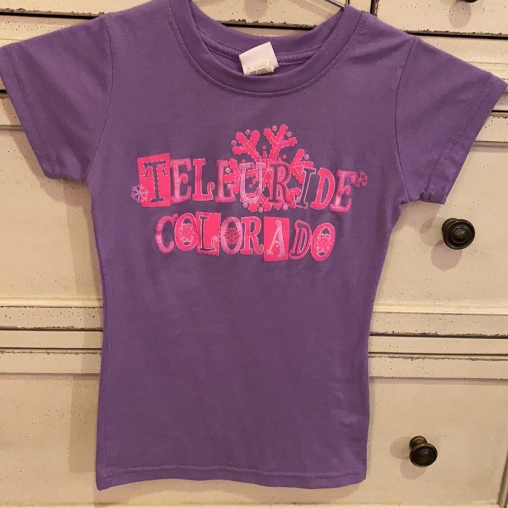 Kid U Not Telluride CO snowflake pink purple shortsleeve souvenir t-shirt Small​